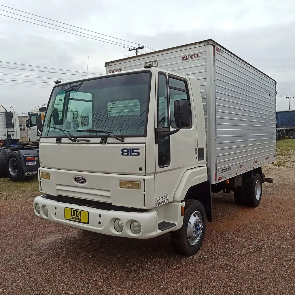 Caminhão FORD CARGO 815 Baú  ANO 2002 de 116 Caminhões no Paraná