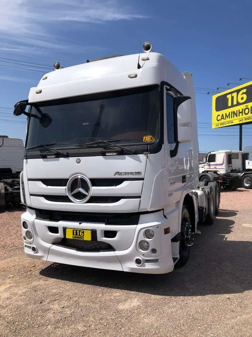 Caminhão MERCEDES BENZ MB 2651 Cavalo Mecânico ANO 2016 de 116 Caminhões no Paraná