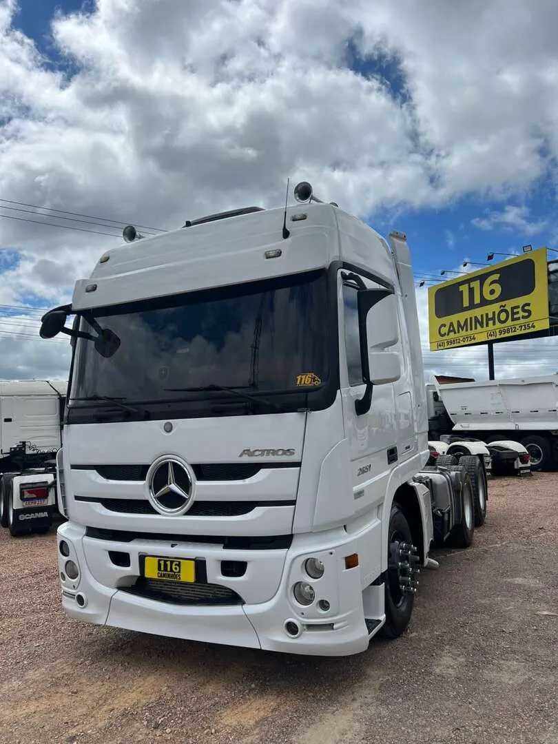 Caminhão MERCEDES BENZ MB 2651 Cavalo Mecânico ANO 2016 de 116 Caminhões no Paraná