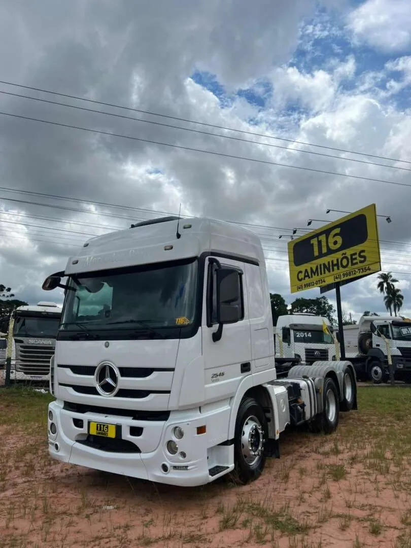 Caminhão MERCEDES BENZ MB 2546 Cavalo Mecânico ANO 2016 de 116 Caminhões no Paraná