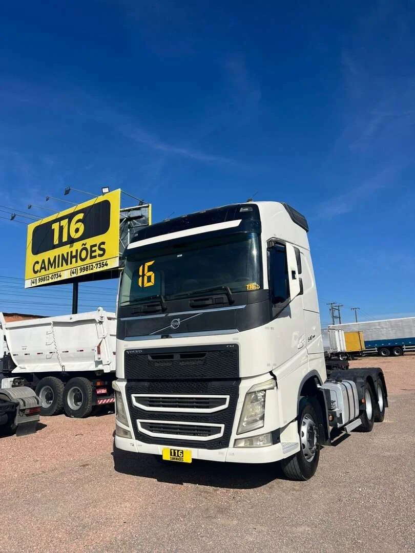 Caminhão IVECO STRALIS 380 Cavalo Mecânico ANO 2016 de 116 Caminhões no Paraná
