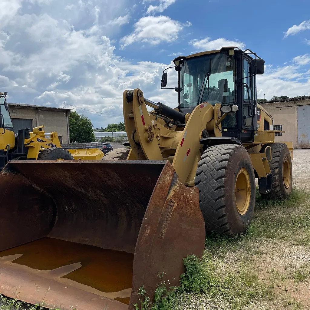 PA CARREGADEIRA CATERPILLAR 938K ANO 2014 de Br Tratores no Paraná