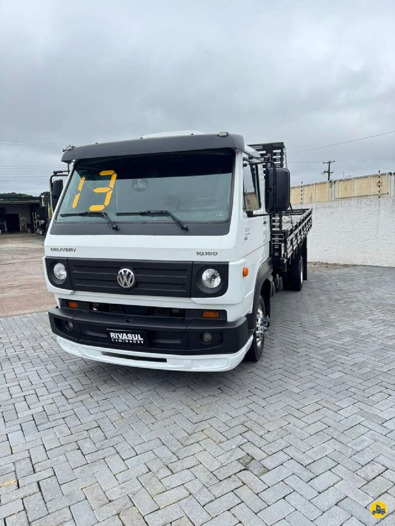 Caminhão VOLKSWAGEN VW 10160 Carga Seca ANO 2013 de Rivasul Caminhões no Paraná