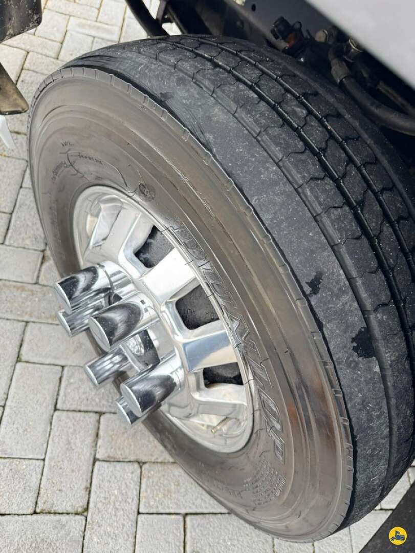 Caminhão VOLKSWAGEN VW 10160 Carga Seca ANO 2013 de Rivasul Caminhões no Paraná