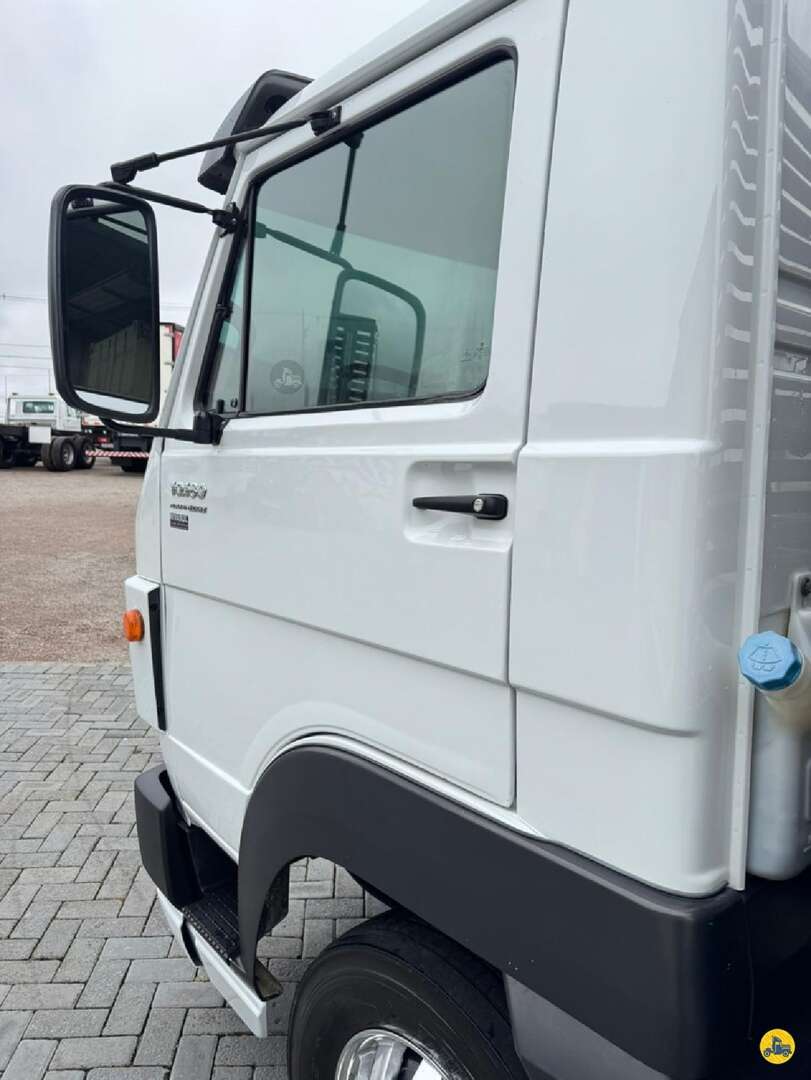 Caminhão VOLKSWAGEN VW 10160 Carga Seca ANO 2013 de Rivasul Caminhões no Paraná