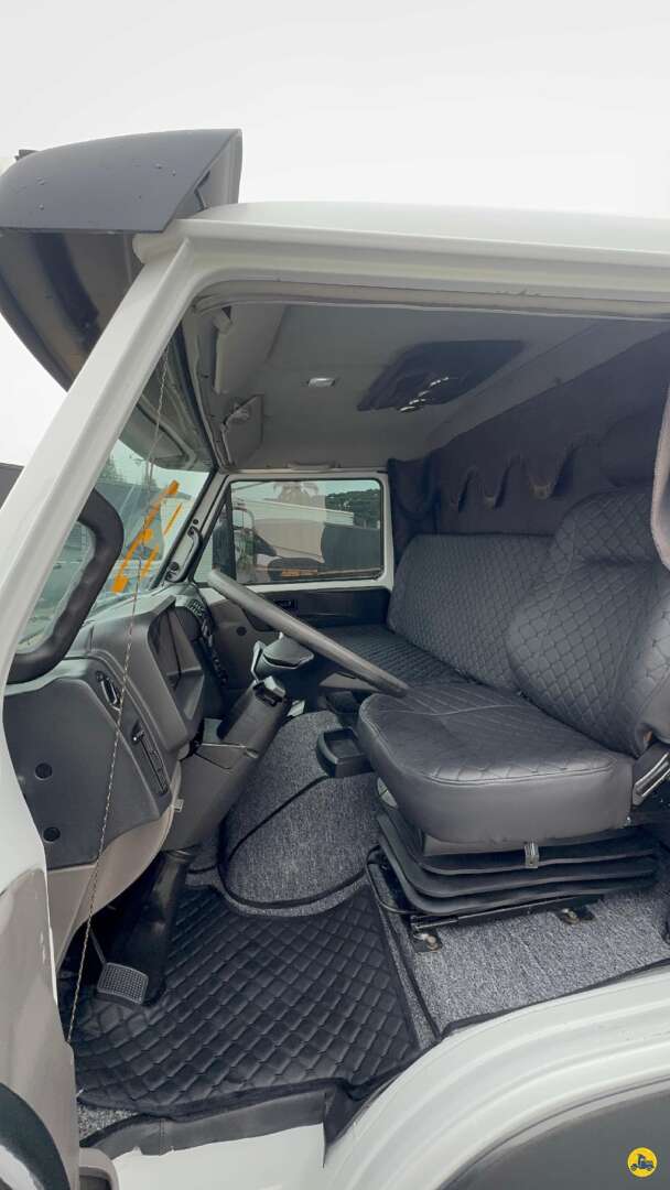 Caminhão VOLKSWAGEN VW 10160 Carga Seca ANO 2013 de Rivasul Caminhões no Paraná