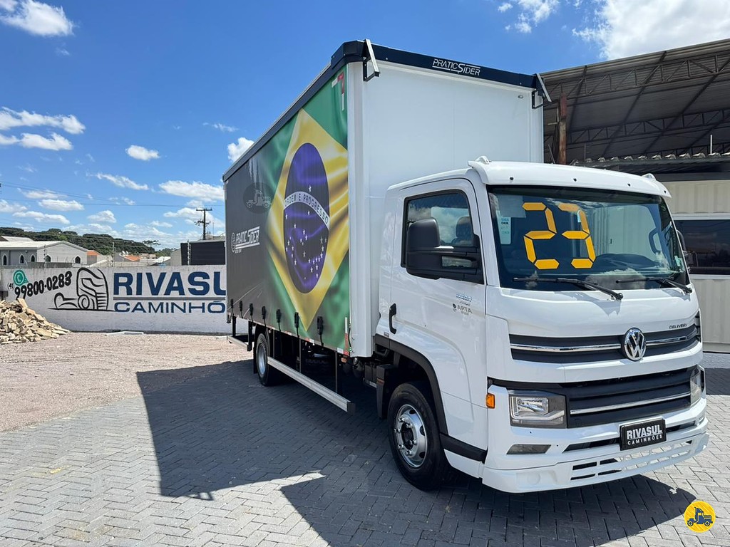 Caminhão VOLKSWAGEN VW 11180 Baú Sider ANO 2023 de Rivasul Caminhões no Paraná
