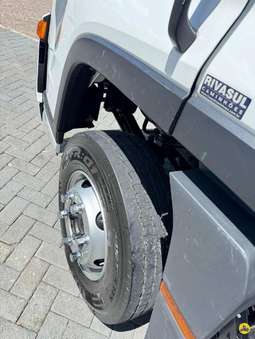 Caminhão VOLKSWAGEN VW 11180 Baú Sider ANO 2023 de Rivasul Caminhões no Paraná