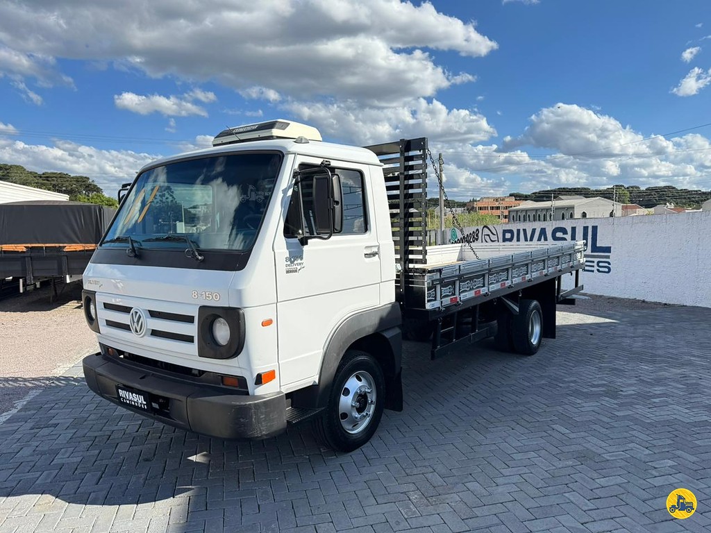 Caminhão VOLKSWAGEN VW 8150 Carga Seca ANO 2011 de Rivasul Caminhões no Paraná