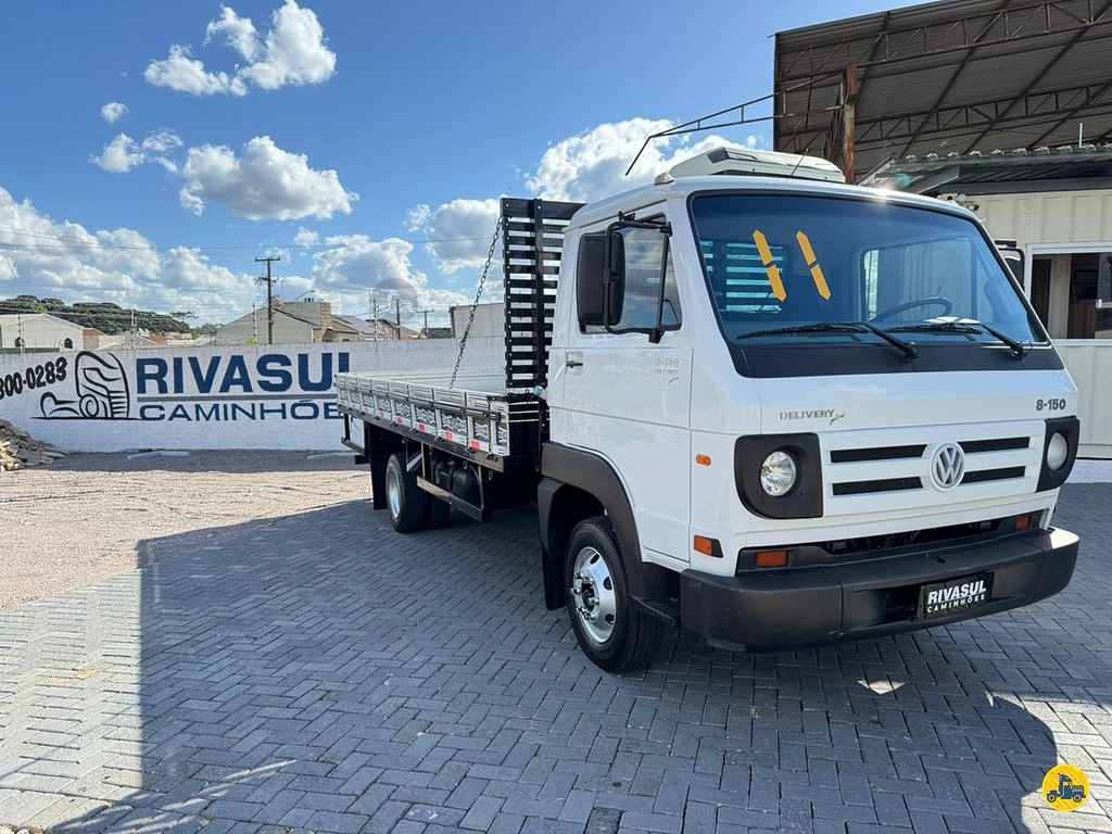 Caminhão VOLKSWAGEN VW 8150 Carga Seca ANO 2011 de Rivasul Caminhões no Paraná