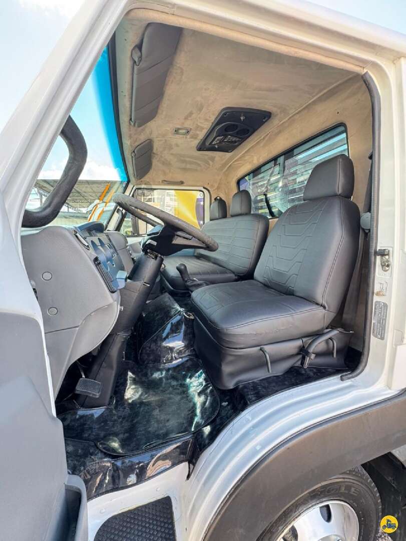 Caminhão VOLKSWAGEN VW 8150 Carga Seca ANO 2011 de Rivasul Caminhões no Paraná