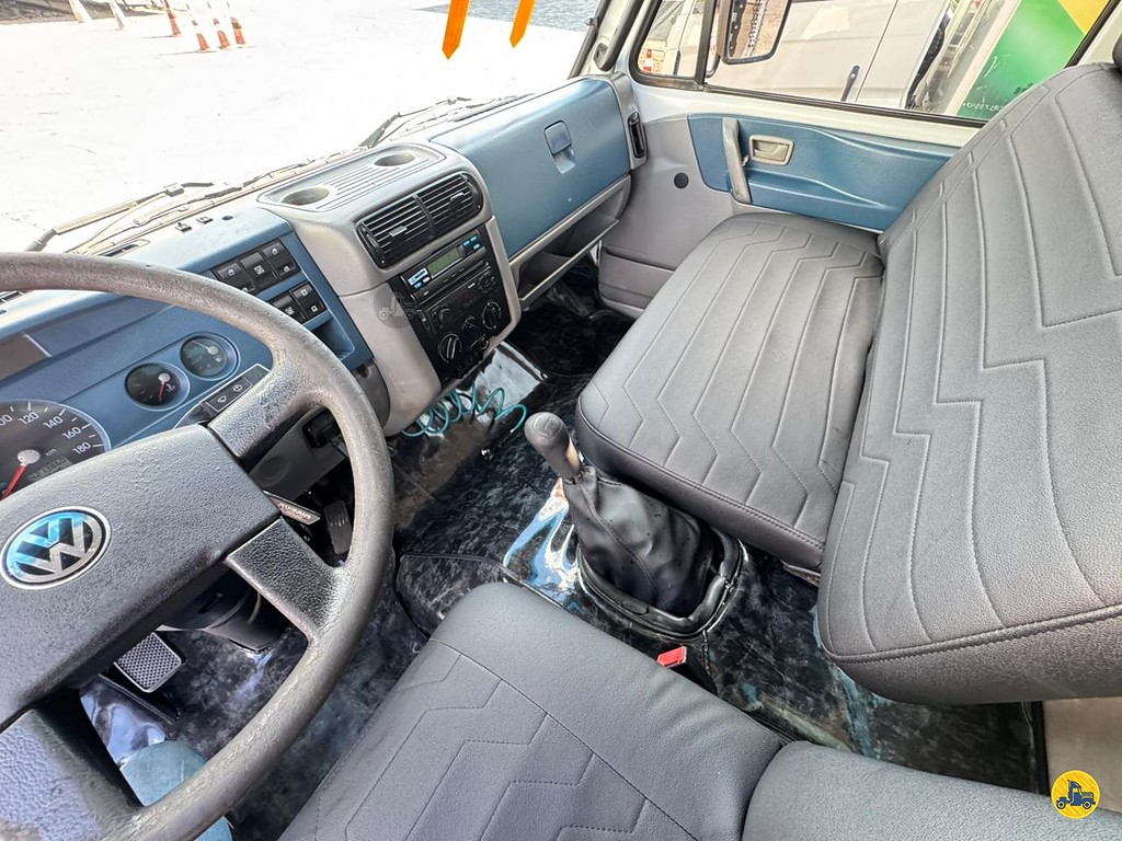 Caminhão VOLKSWAGEN VW 8150 Carga Seca ANO 2011 de Rivasul Caminhões no Paraná