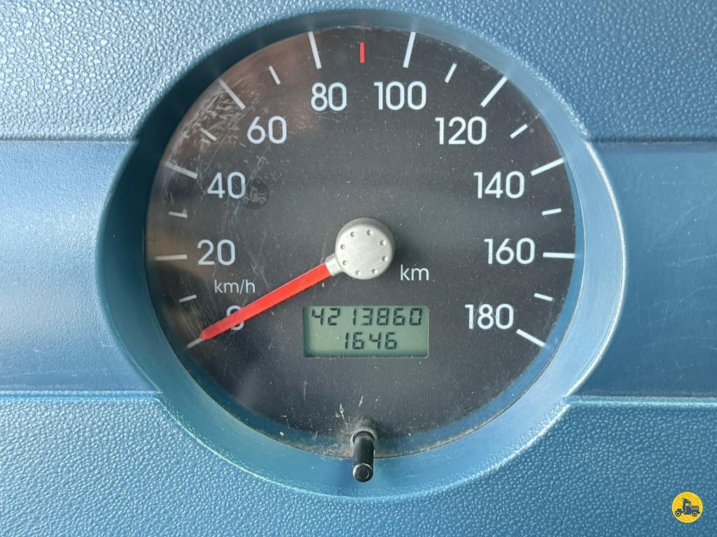 Caminhão VOLKSWAGEN VW 8150 Carga Seca ANO 2011 de Rivasul Caminhões no Paraná