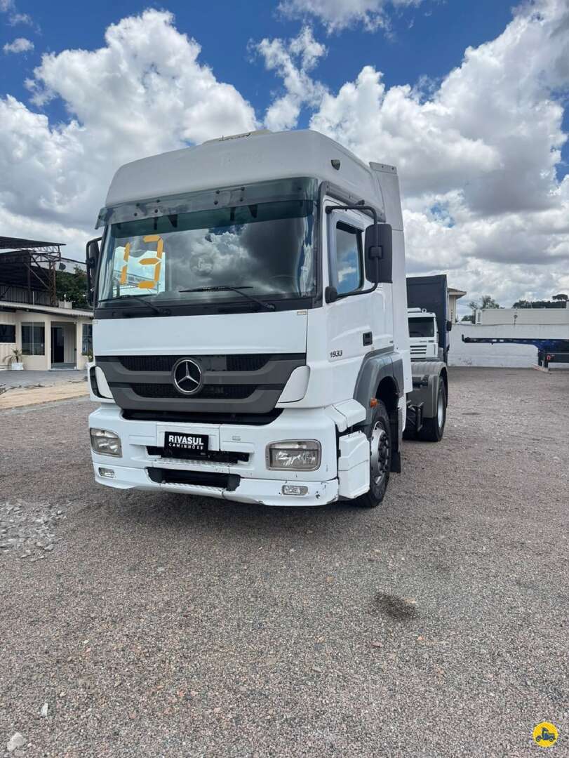 Caminhão MERCEDES BENZ MB 1933 Cavalo Mecânico ANO 2013 de Rivasul Caminhões no Paraná