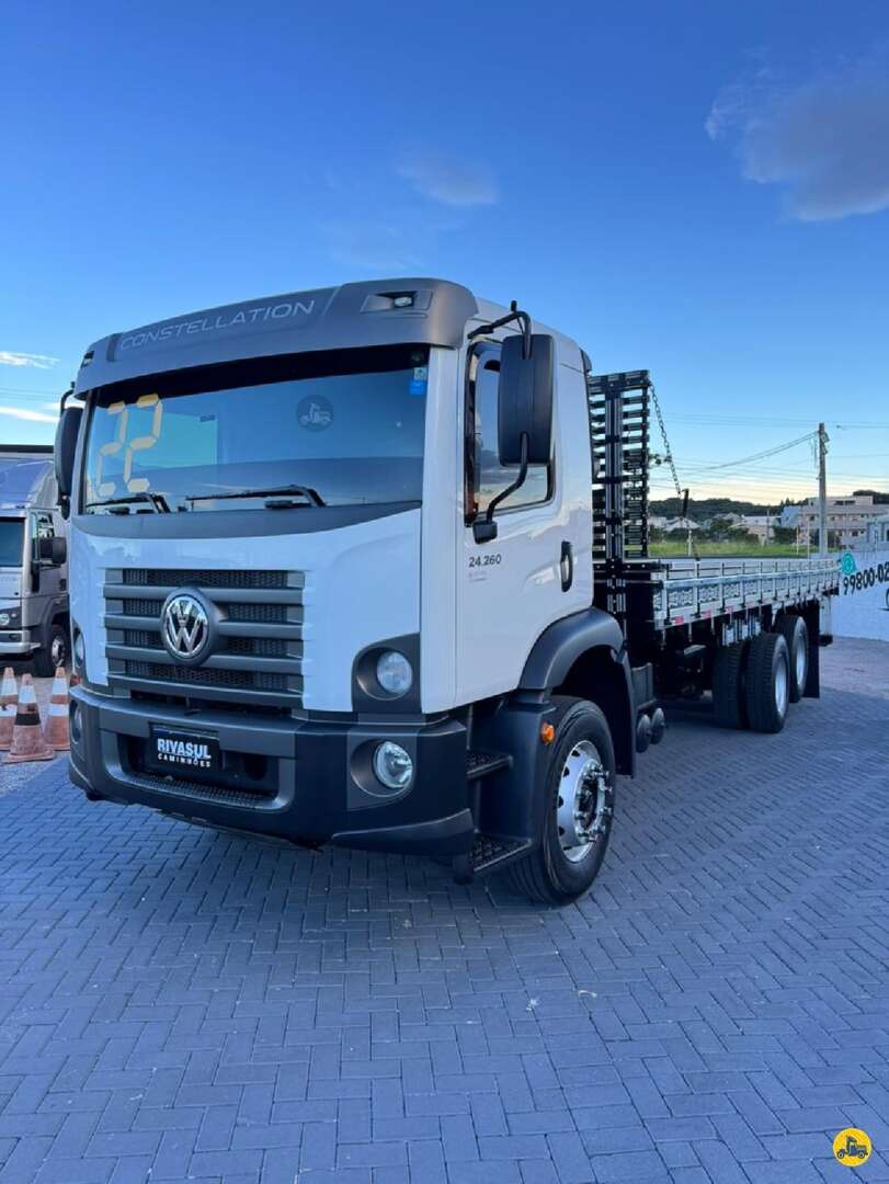 Caminhão VOLKSWAGEN VW 24260 Carroceria ANO 2022 de Rivasul Caminhões no Paraná