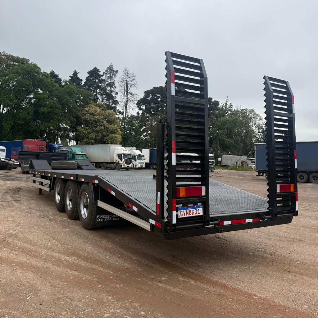 Carreta SEMI-REBOQUE PRANCHA Facchini ANO 2002 3 Eixos de Auto RF Curitiba PR no Paraná