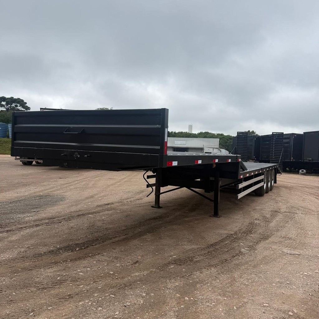 Carreta SEMI-REBOQUE PRANCHA Facchini ANO 2002 3 Eixos de Auto RF Curitiba PR no Paraná