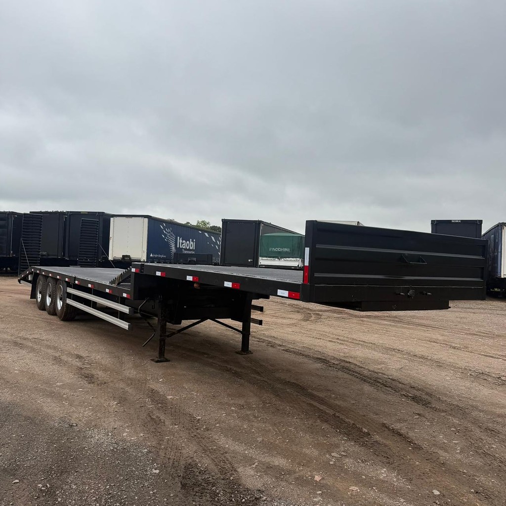 Carreta SEMI-REBOQUE PRANCHA Facchini ANO 2002 3 Eixos de Auto RF Curitiba PR no Paraná