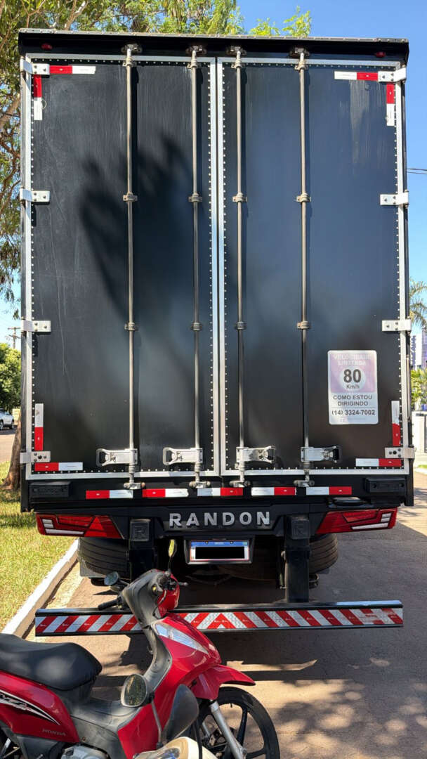 Carreta SEMI-REBOQUE BAU SIDER Randon ANO 2025 4 Eixos de Auto RF Curitiba PR no Paraná