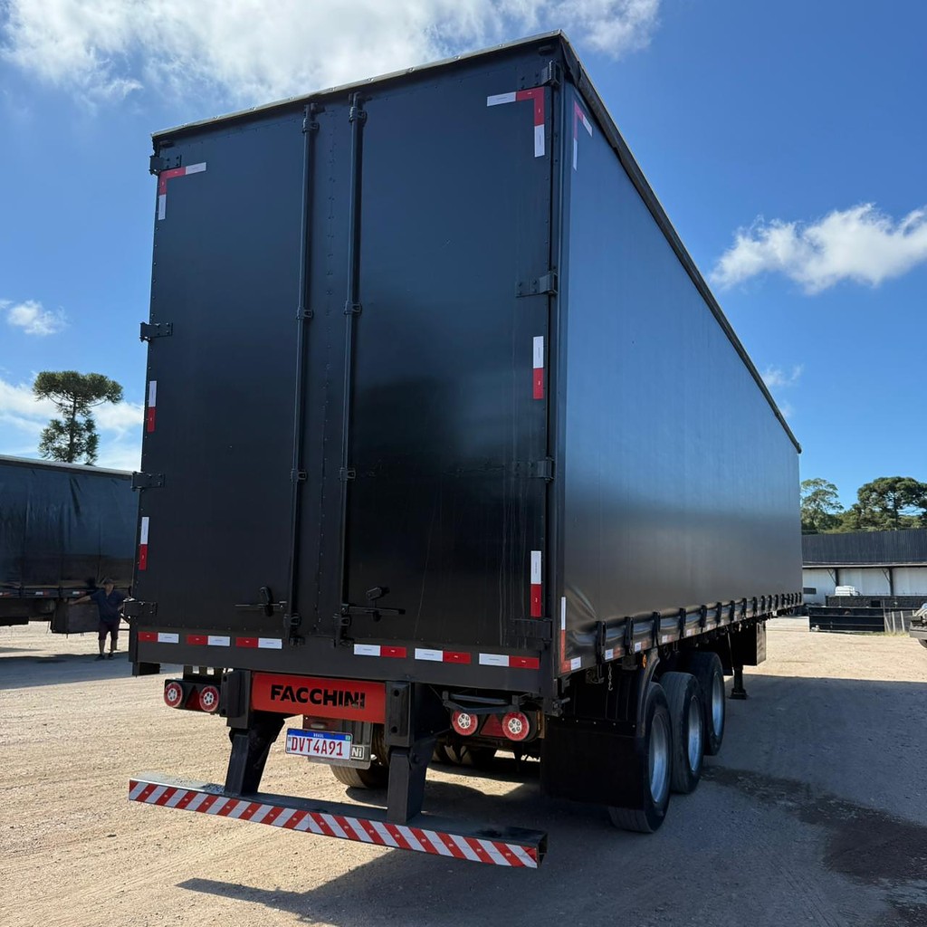 Carreta SEMI-REBOQUE BAU SIDER Facchini ANO 2008 3 Eixos de Auto RF Curitiba PR no Paraná