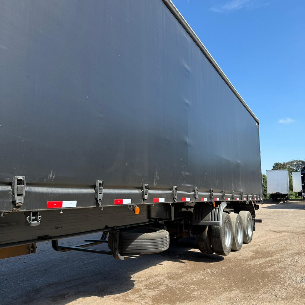 Carreta SEMI-REBOQUE BAU SIDER Facchini ANO 2008 3 Eixos de Auto RF Curitiba PR no Paraná