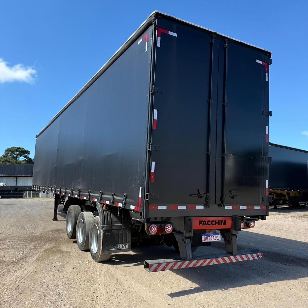 Carreta SEMI-REBOQUE BAU SIDER Facchini ANO 2008 3 Eixos de Auto RF Curitiba PR no Paraná