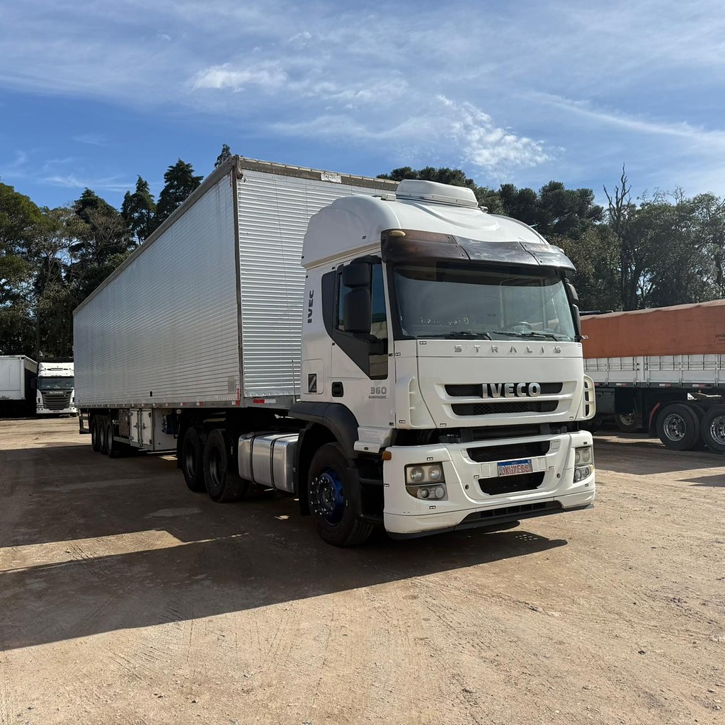 Caminhão IVECO STRALIS 360 Conjunto Cavalo + Carreta ANO 2014 de Auto RF Curitiba PR no Paraná