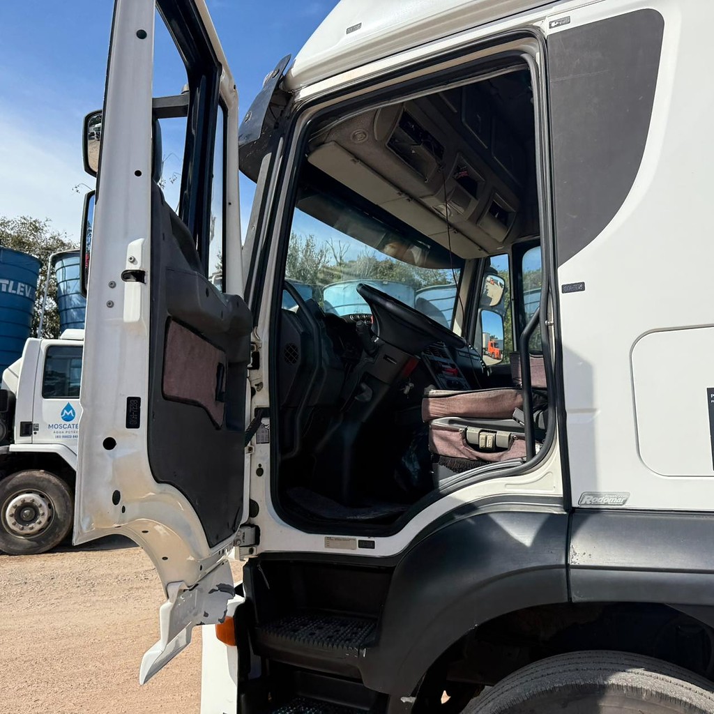 Caminhão IVECO STRALIS 360 Conjunto Cavalo + Carreta ANO 2014 de Auto RF Curitiba PR no Paraná