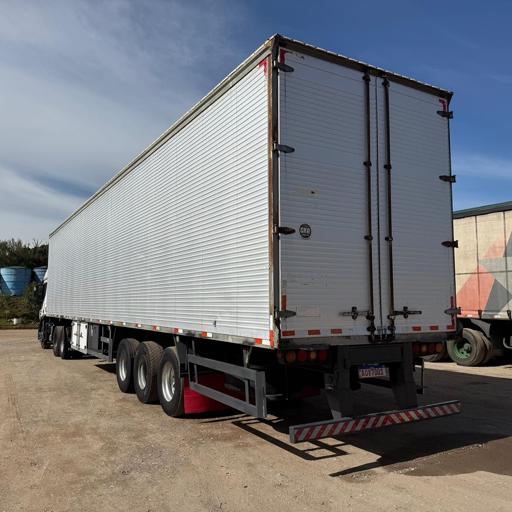 Caminhão IVECO STRALIS 360 Conjunto Cavalo + Carreta ANO 2014 de Auto RF Curitiba PR no Paraná