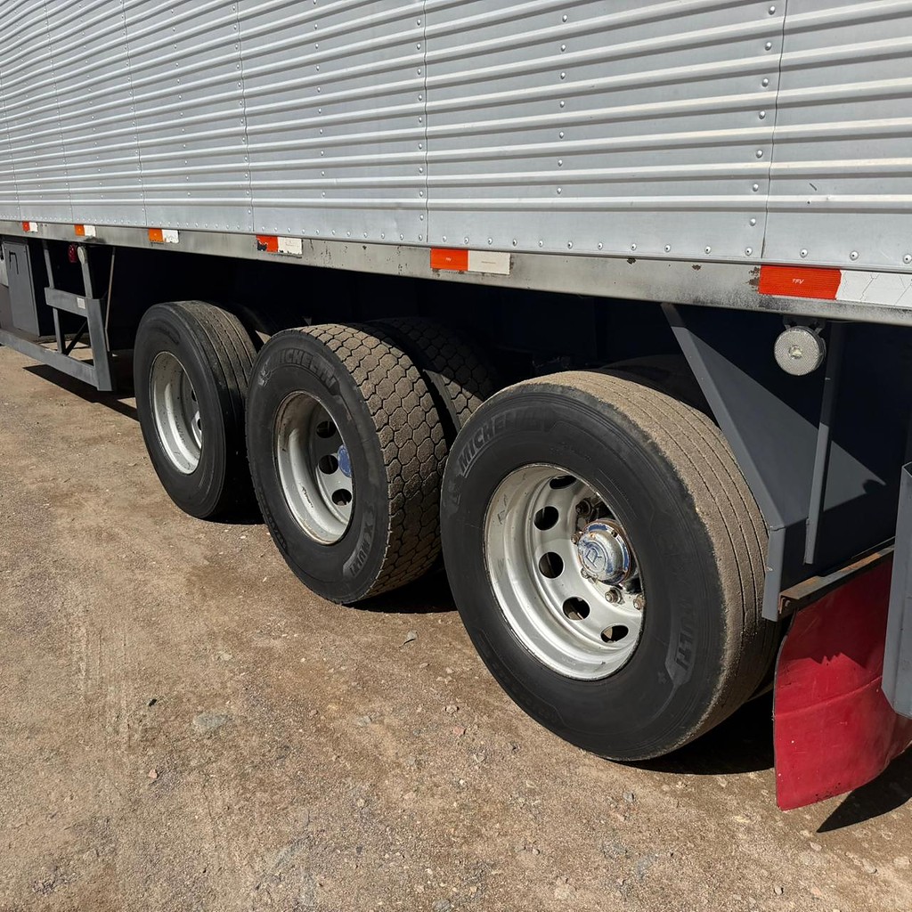 Caminhão IVECO STRALIS 360 Conjunto Cavalo + Carreta ANO 2014 de Auto RF Curitiba PR no Paraná