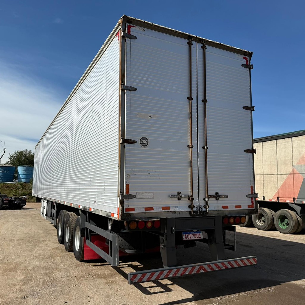Caminhão IVECO STRALIS 360 Conjunto Cavalo + Carreta ANO 2014 de Auto RF Curitiba PR no Paraná