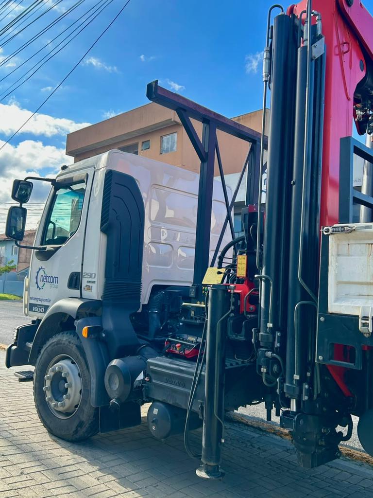 Caminhão VOLVO VM 290 Guincho Munck ANO 2024 de Molyeser Gustavo no Paraná