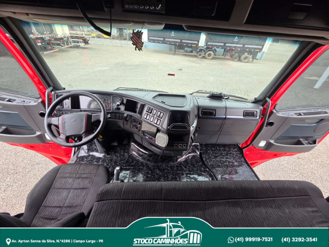 Caminhão VOLVO FH 460 Cavalo Mecânico ANO 2013 de Stoco Caminhões no Paraná