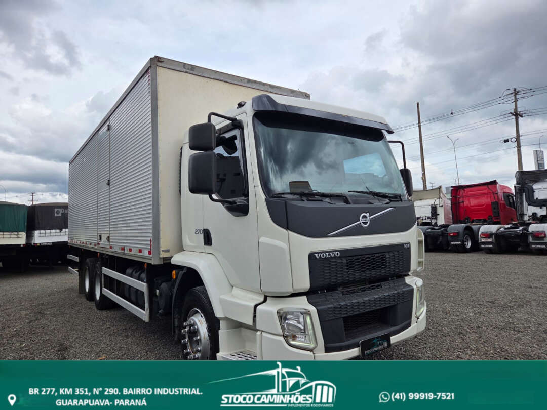 Caminhão VOLVO VM 270 Baú Furgão ANO 2021 de Stoco Caminhões no Paraná