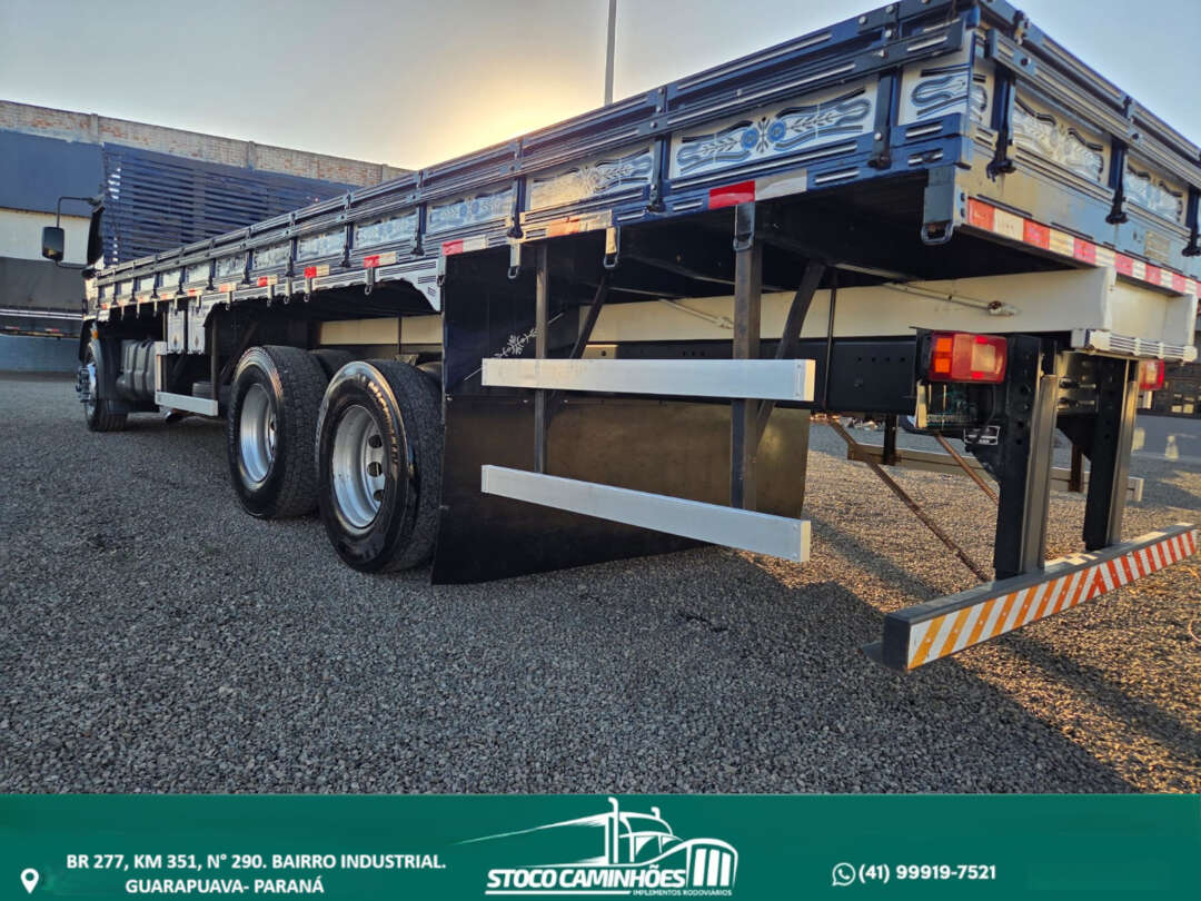 Caminhão VOLVO VM 330 Grade Baixa ANO 2022 de Stoco Caminhões no Paraná