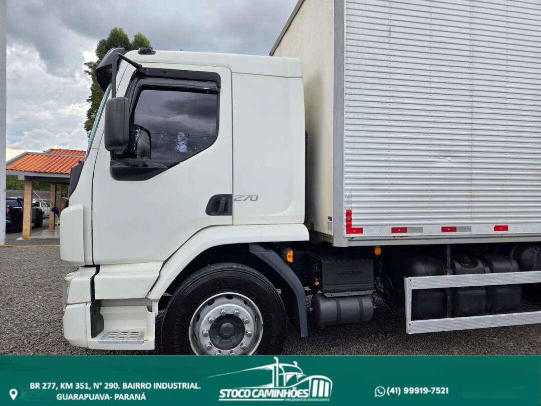 Caminhão VOLVO VM 270 Baú Furgão ANO 2021 de Stoco Caminhões no Paraná