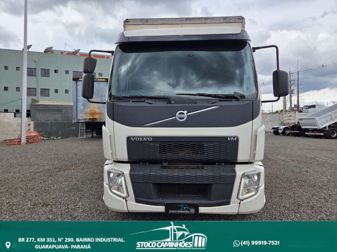 Caminhão VOLVO VM 270 Baú Furgão ANO 2021 de Stoco Caminhões no Paraná