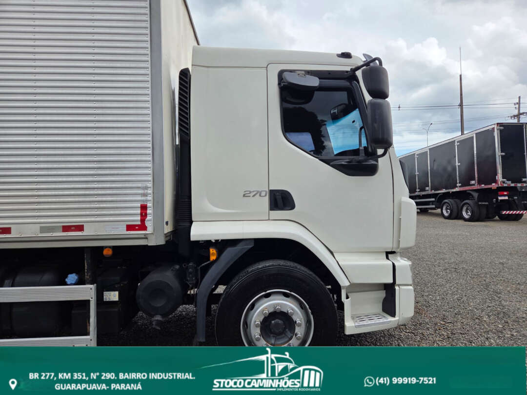 Caminhão VOLVO VM 270 Baú Furgão ANO 2021 de Stoco Caminhões no Paraná