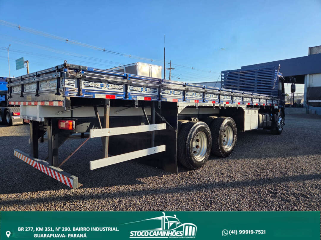 Caminhão VOLVO VM 330 Grade Baixa ANO 2022 de Stoco Caminhões no Paraná