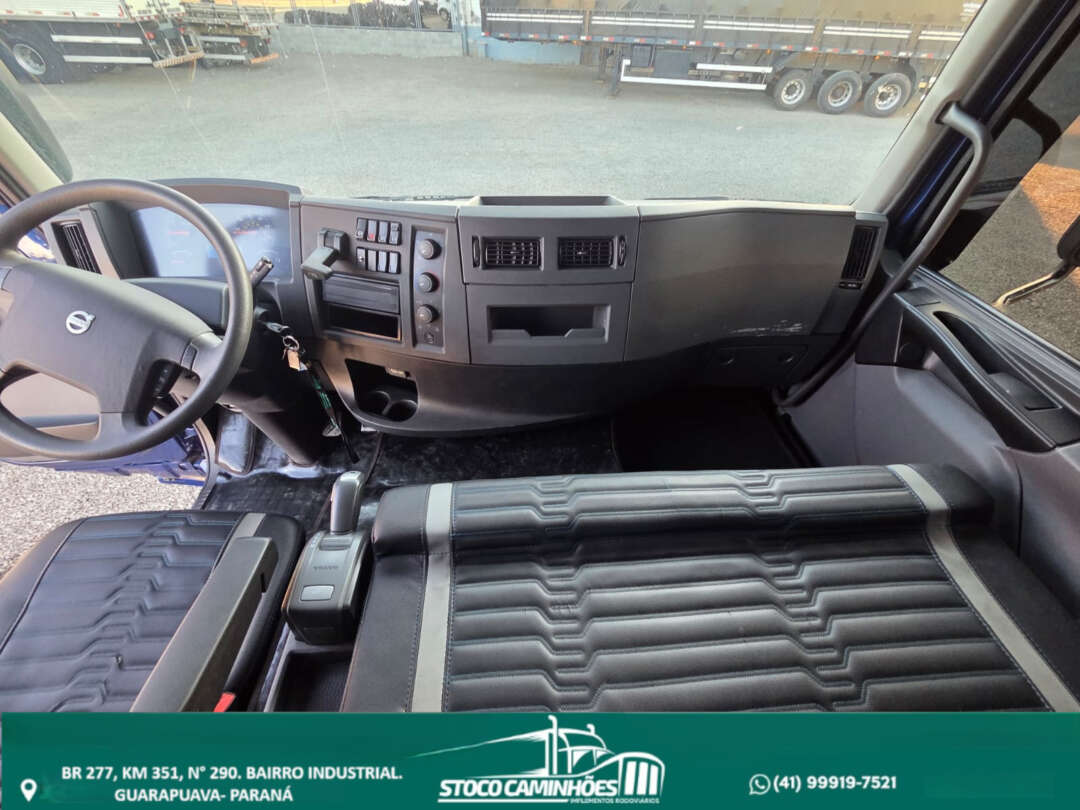 Caminhão VOLVO VM 330 Grade Baixa ANO 2022 de Stoco Caminhões no Paraná