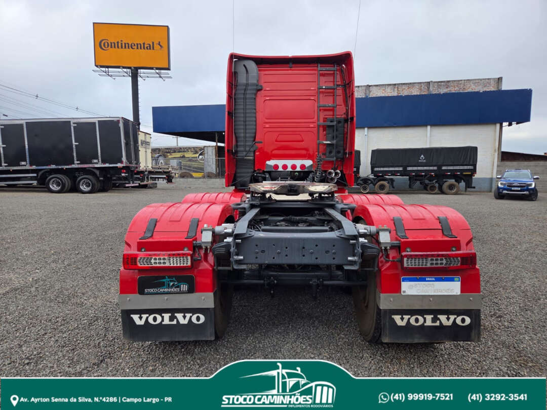 Caminhão VOLVO FH 460 Cavalo Mecânico ANO 2013 de Stoco Caminhões no Paraná