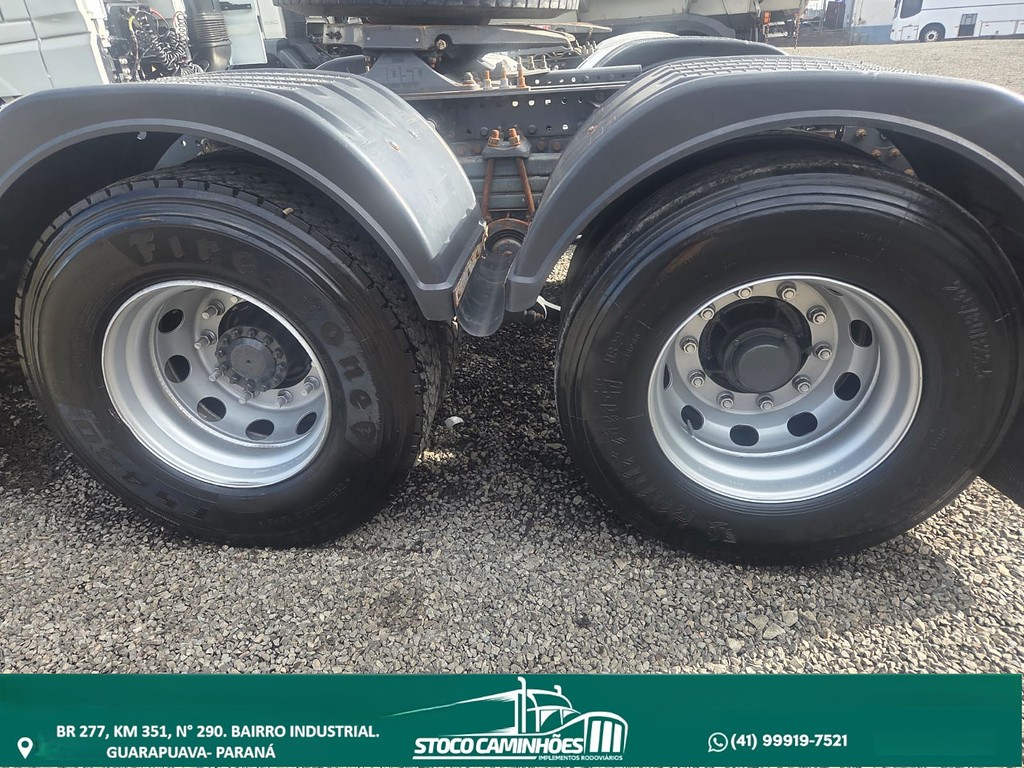 Caminhão VOLVO FM 370 Cavalo Mecânico ANO 2014 de Stoco Caminhões no Paraná