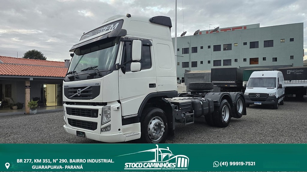 Caminhão VOLVO FM 370 Cavalo Mecânico ANO 2014 de Stoco Caminhões no Paraná