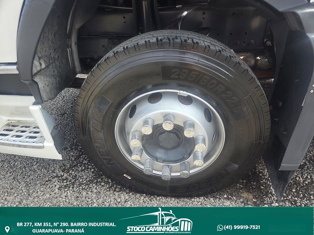 Caminhão VOLVO FM 370 Cavalo Mecânico ANO 2014 de Stoco Caminhões no Paraná