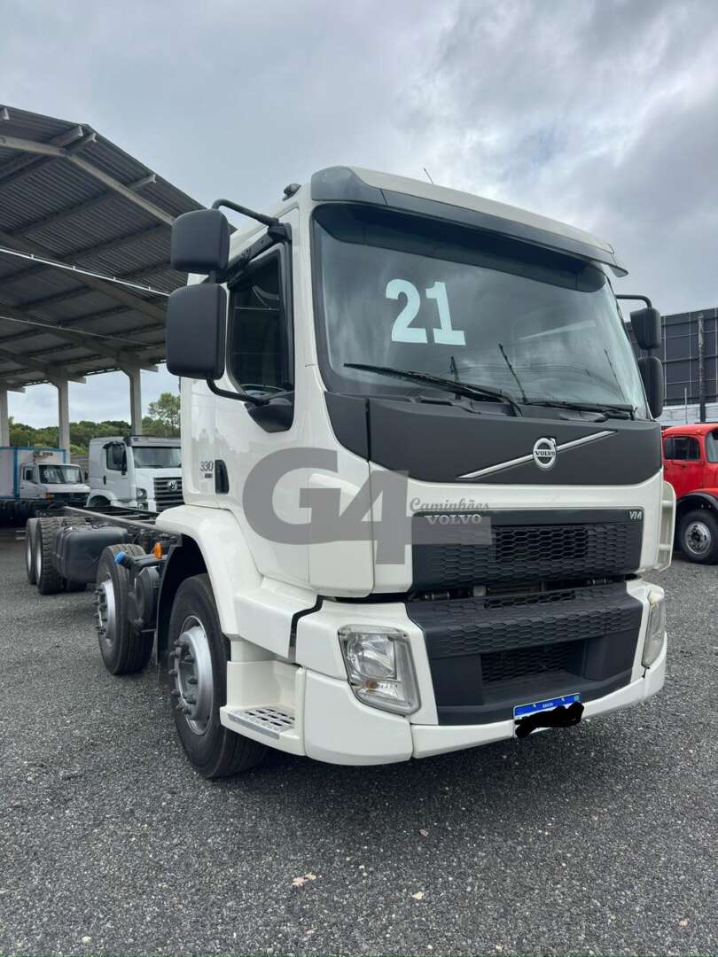 VOLVO VM 330 8X2 2021 de G4 Caminhões no Paraná