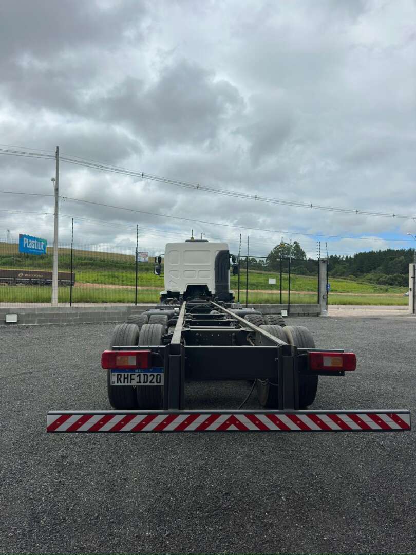 VOLVO VM 330 8X2 2021 de G4 Caminhões no Paraná