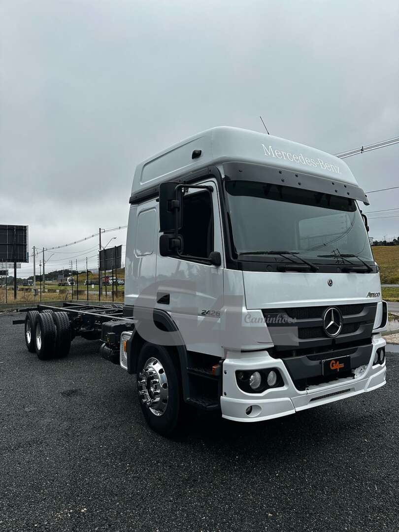 Caminhão MERCEDES BENZ MB 2426 Chassis ANO 2021 de G4 Caminhões no Paraná