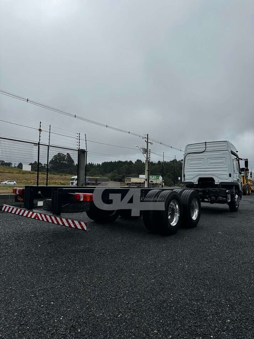 Caminhão MERCEDES BENZ MB 2426 Chassis ANO 2021 de G4 Caminhões no Paraná