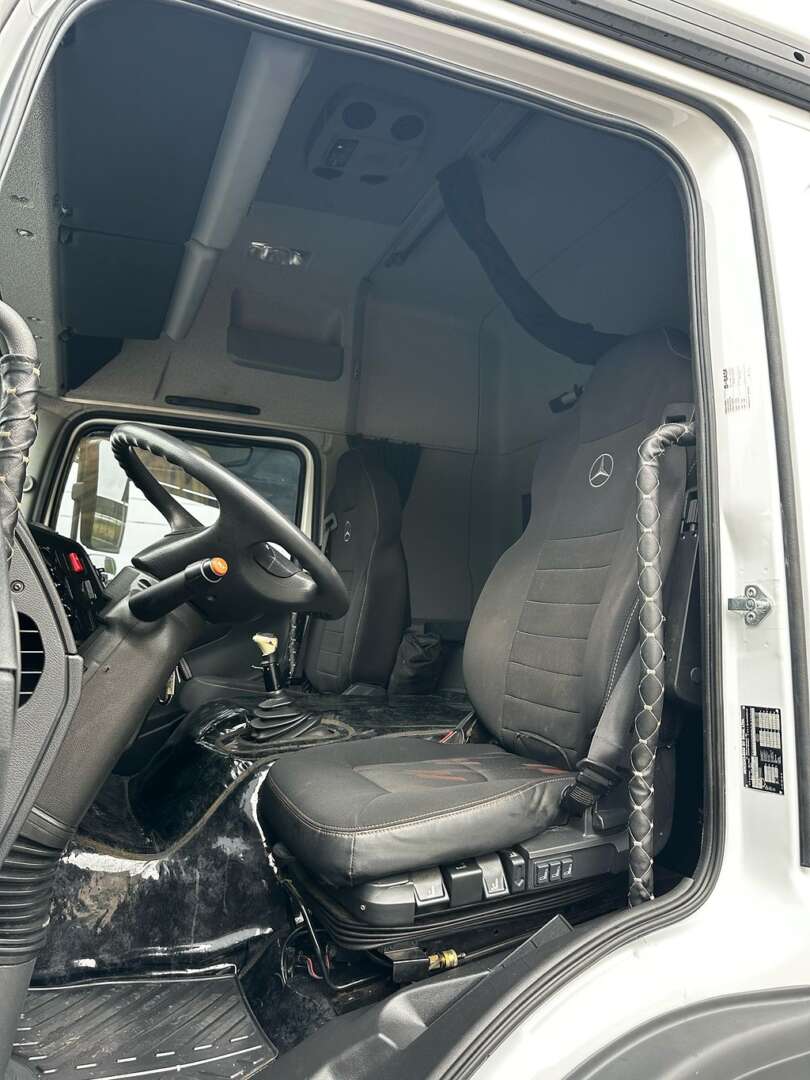 Caminhão MERCEDES BENZ MB 2426 Chassis ANO 2021 de G4 Caminhões no Paraná