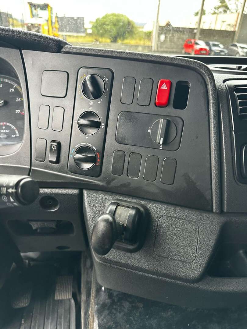 Caminhão MERCEDES BENZ MB 2426 Chassis ANO 2021 de G4 Caminhões no Paraná